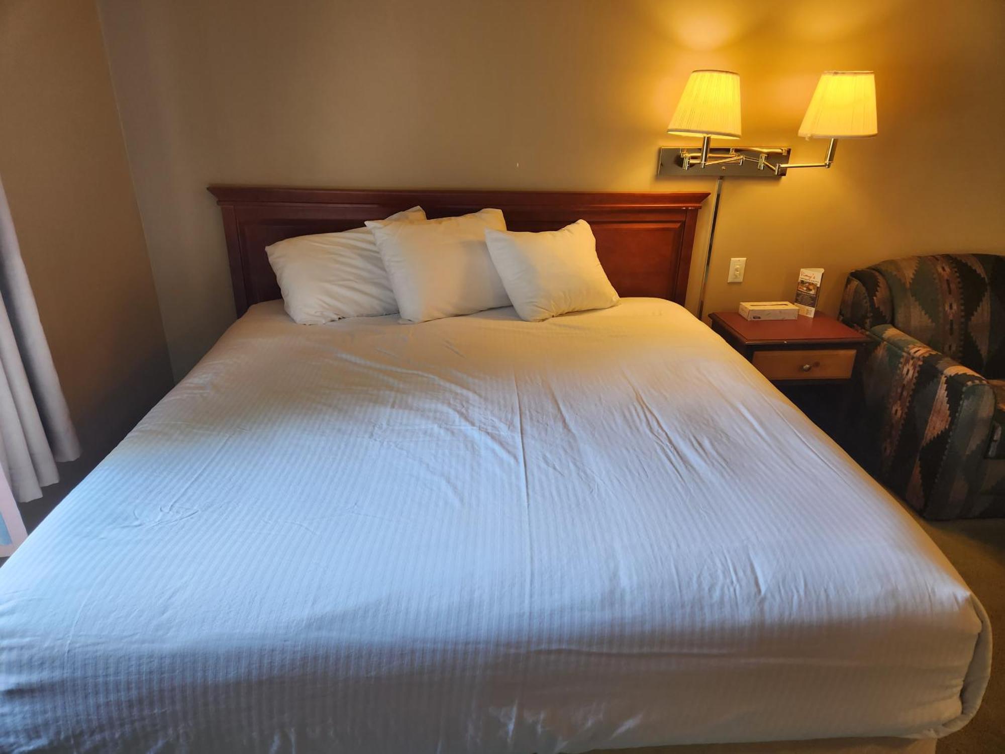 Waterton Lakes Lodge Resort מראה חיצוני תמונה