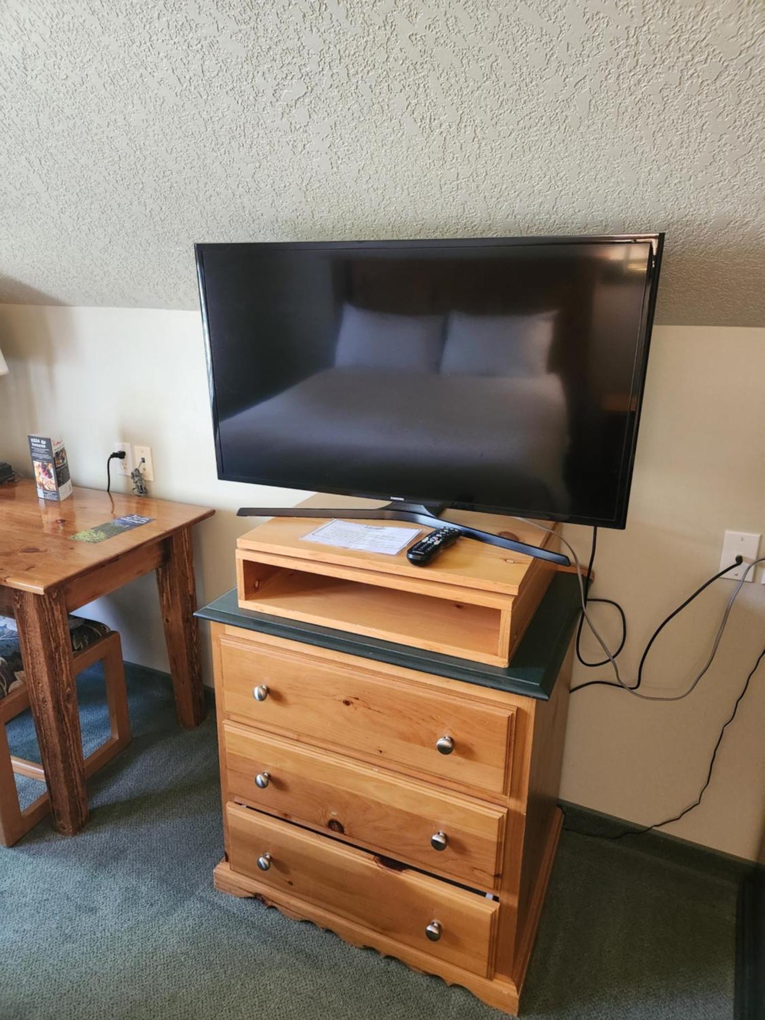 Waterton Lakes Lodge Resort מראה חיצוני תמונה