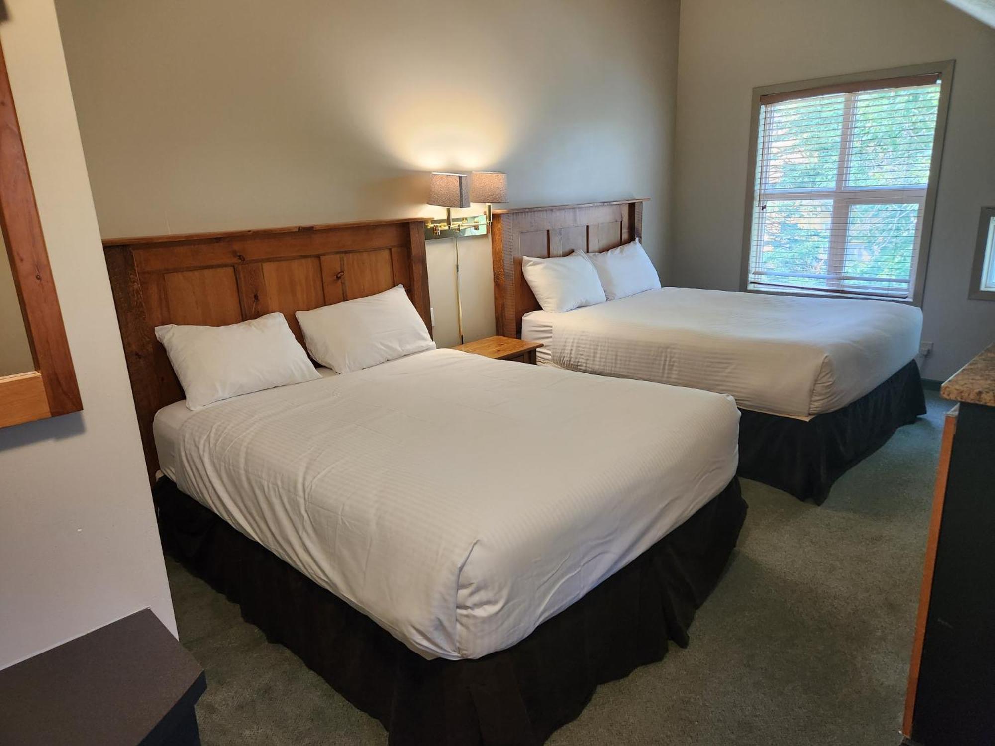 Waterton Lakes Lodge Resort מראה חיצוני תמונה