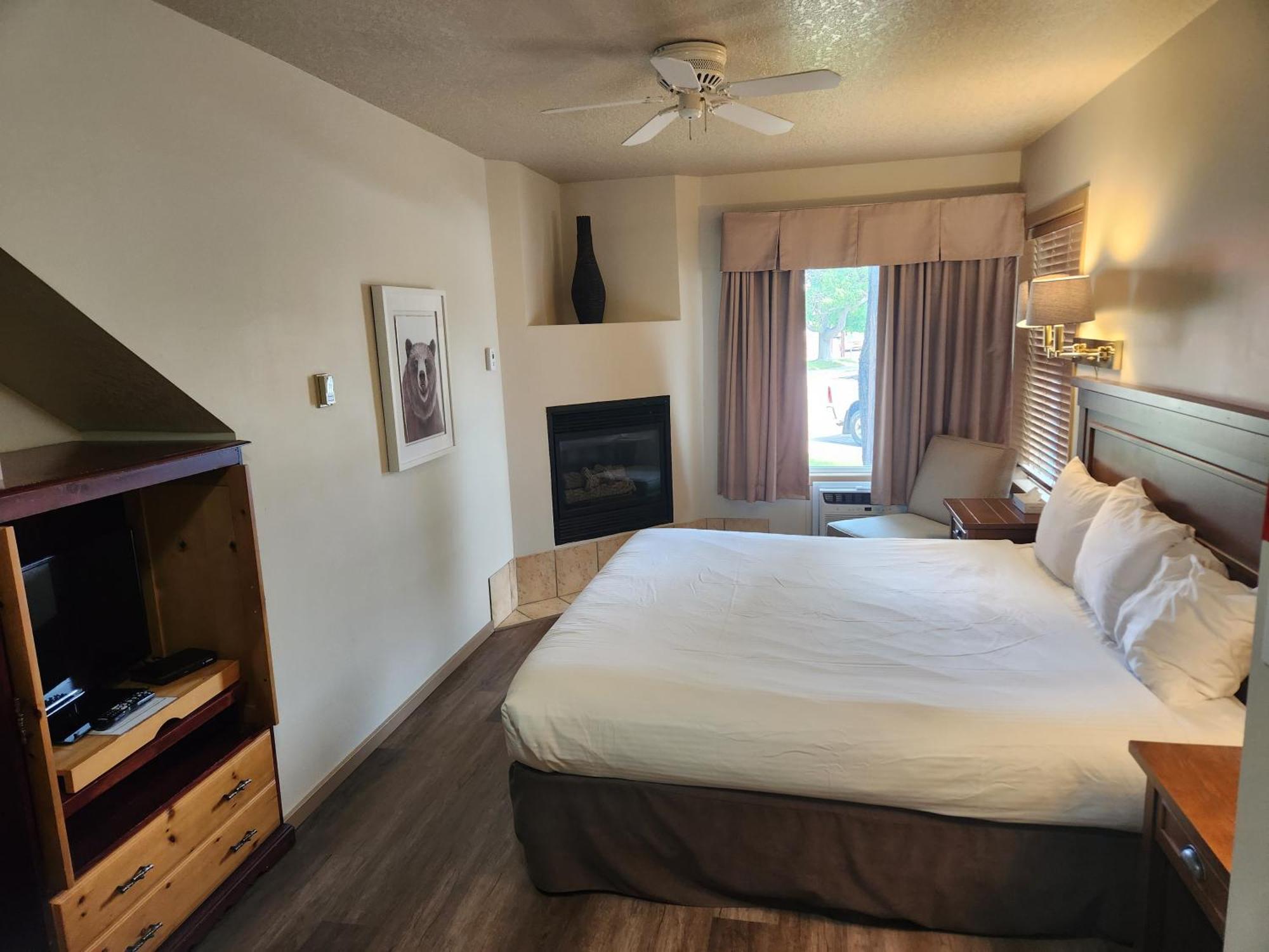 Waterton Lakes Lodge Resort מראה חיצוני תמונה