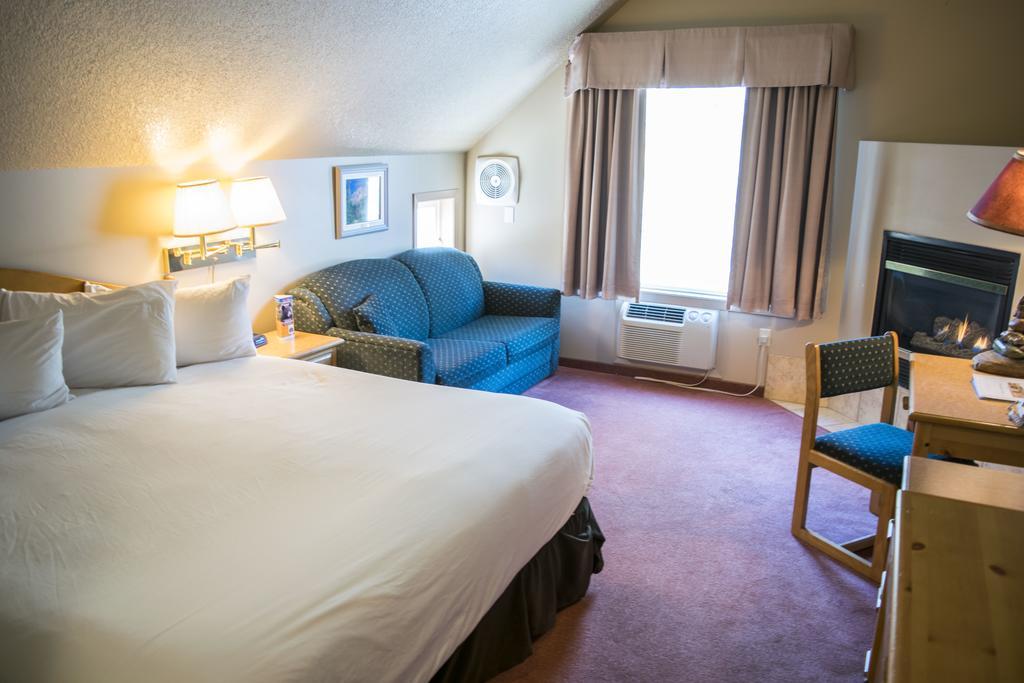 Waterton Lakes Lodge Resort מראה חיצוני תמונה