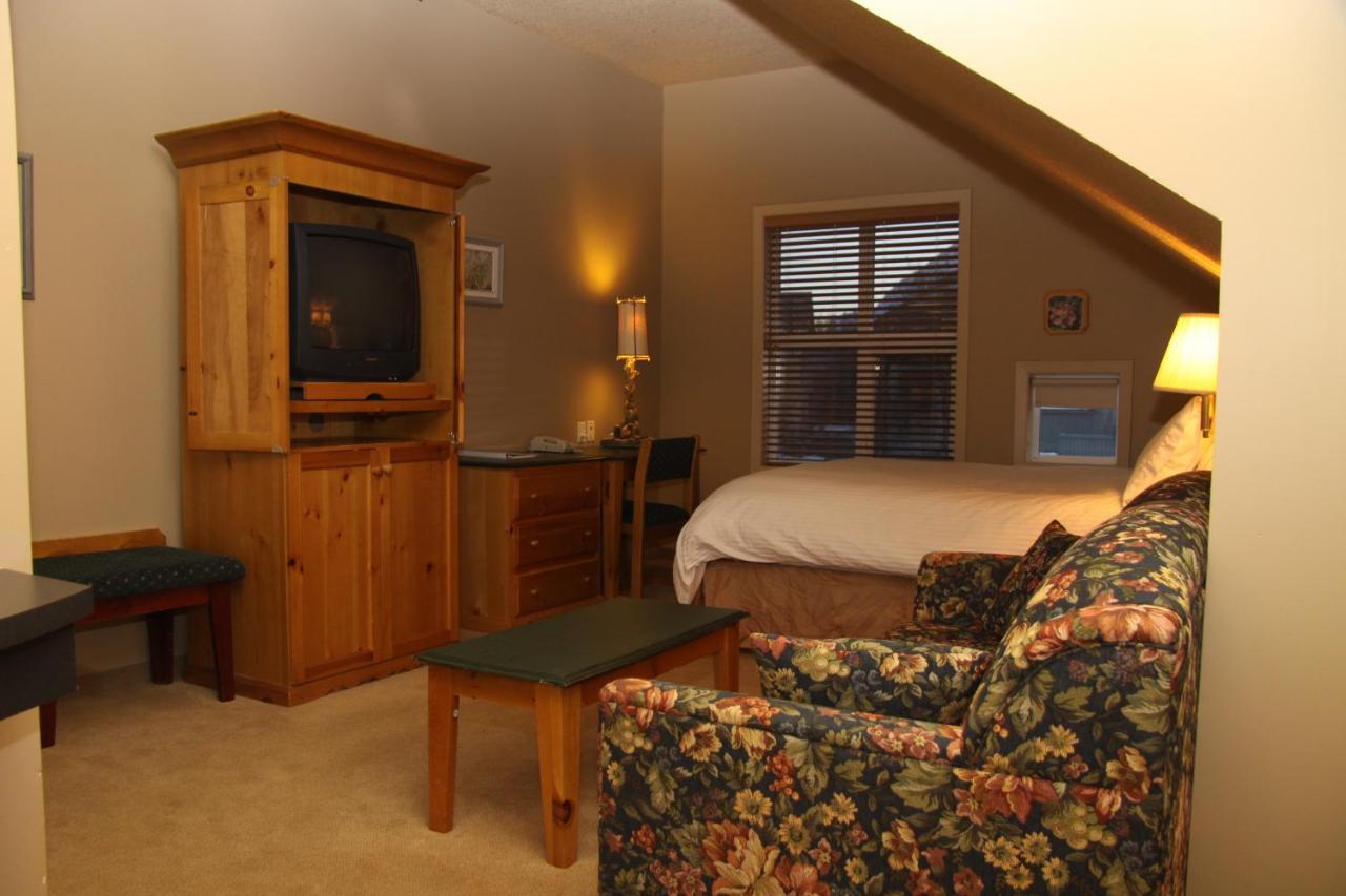 Waterton Lakes Lodge Resort מראה חיצוני תמונה